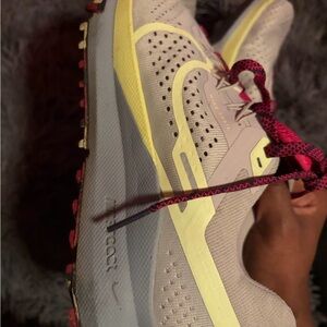 Nike Women's Athletic Shoes - Light Gray and Neon Yellow